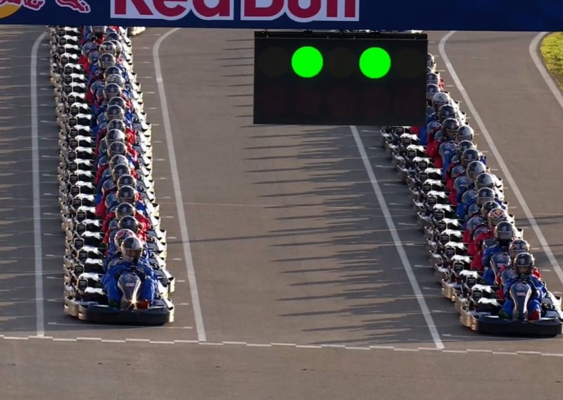 Verstappen izašao na stazu protiv 100 vozača kartinga i startao zadnji. Pogledajte kako je završilo