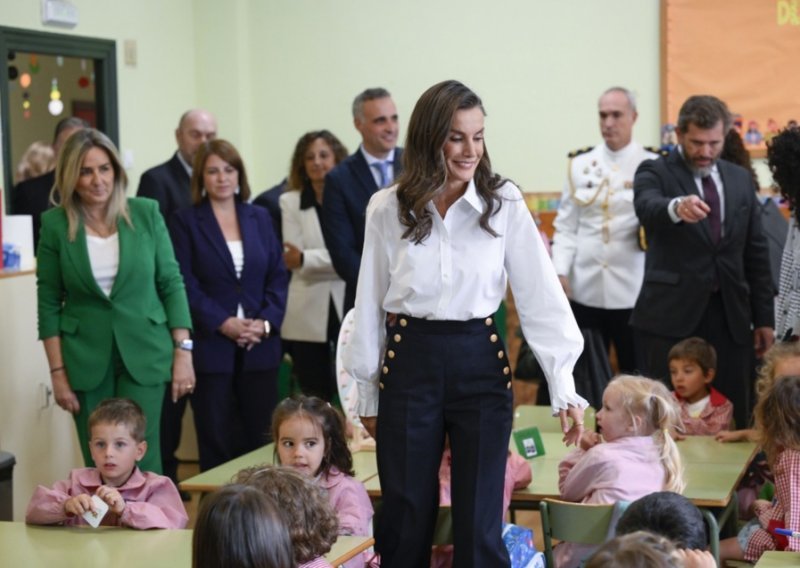 Nekad je ovdje bila učenica broj 230, a sada se vratila kao kraljica: Letiziju su preplavile uspomene