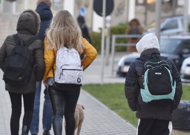 Treba li Hrvatska uvesti devetogodišnju osnovnu školu?