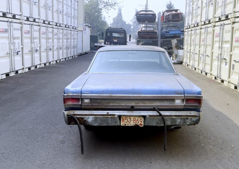 Ovaj automobil nitko nije vozio 44 godine: Ispod prašine skriva se pravo američko blago