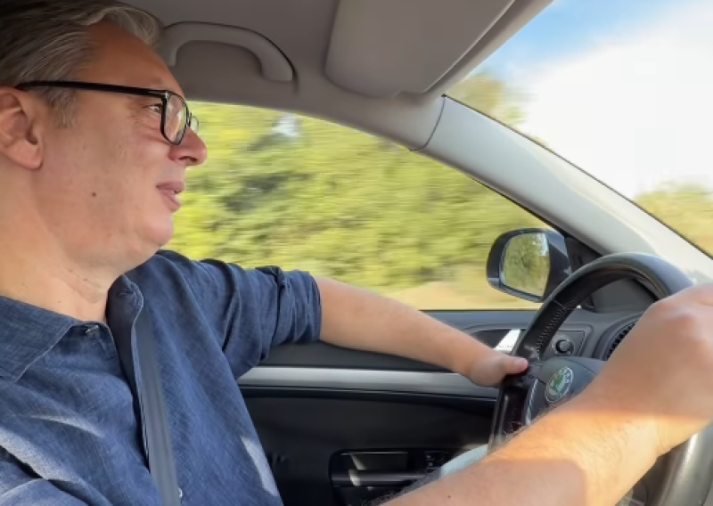 VIDEO Vučić krenuo u kampanju: 'Prvi put sam svoj majstor, šofer i narodni tribun'