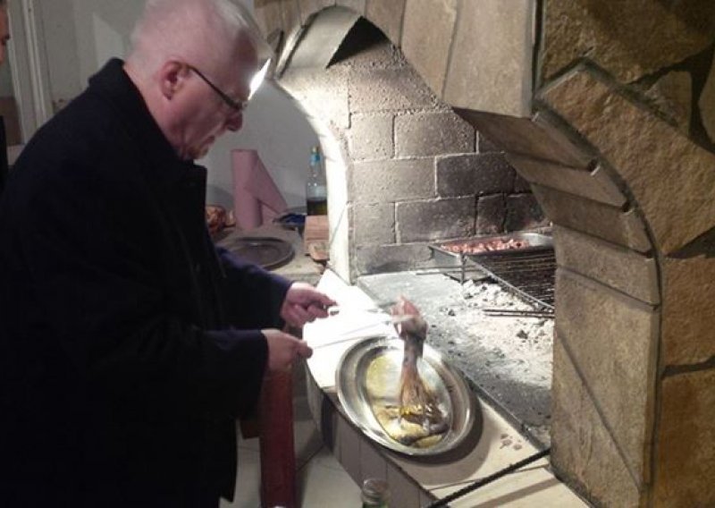 Josipović ručao gradele, jesu li mu teško pale?