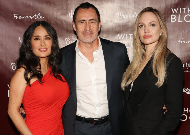 Nitko nije znao koliko su bliske: Angelina Jolie otkrila što je povezuje sa Salmom Hayek