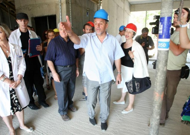Bandić kaže da kriza ne smije narušiti prava radnika