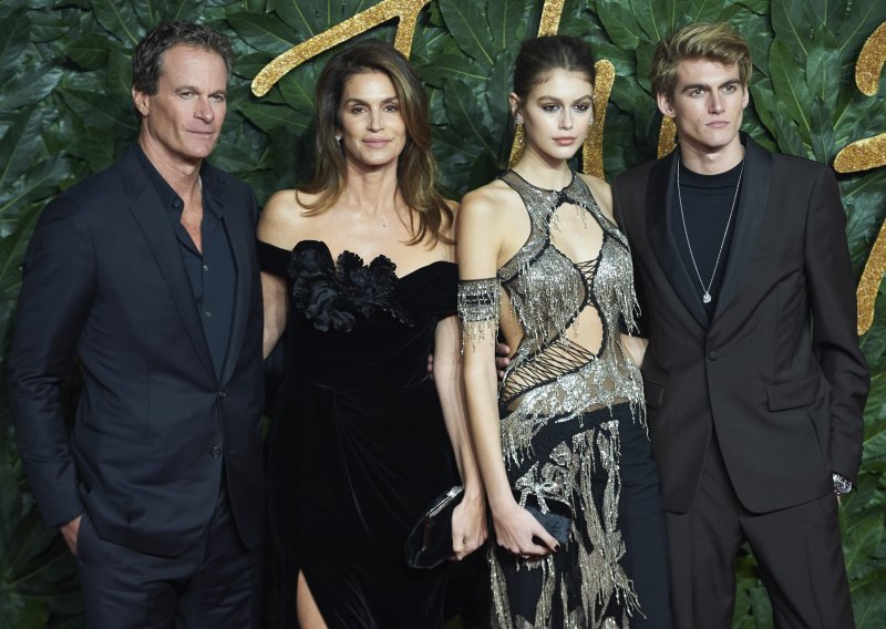 Deset dana prije tragedije Cindy Crawford govorila je o sinu i životu bez djece u kući