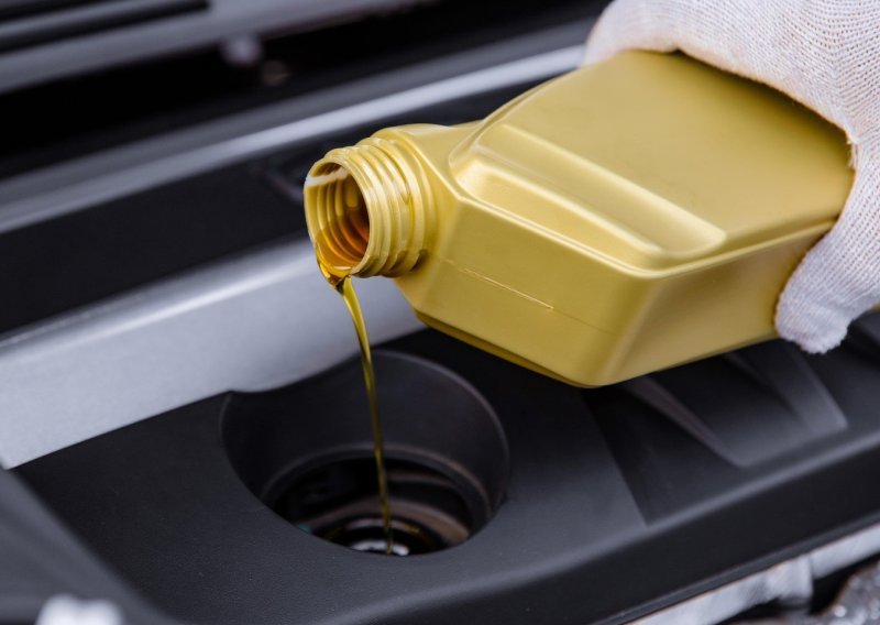 Mislite da motoru ne može smetati malo viška ulja? U nekim slučajevima može nastati ozbiljan problem