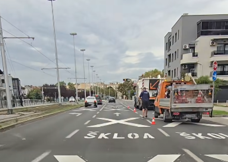 Natpis na cesti nasmijao vozače: 'Kaj piše to na podu?'
