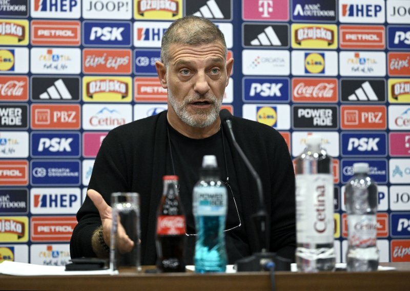 Počela nova Bilićeva era. Na prvom treningu Vatrene je podijelio u tri skupine