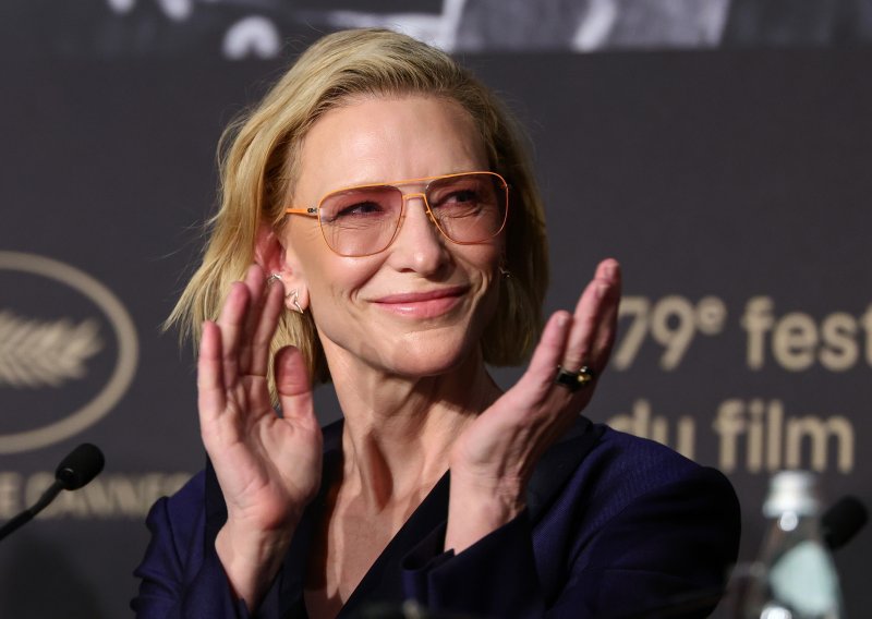 Cate Blanchett publici nakon predstave: 'Nemojte to raditi, to kvari iskustvo. Budite prisutni'