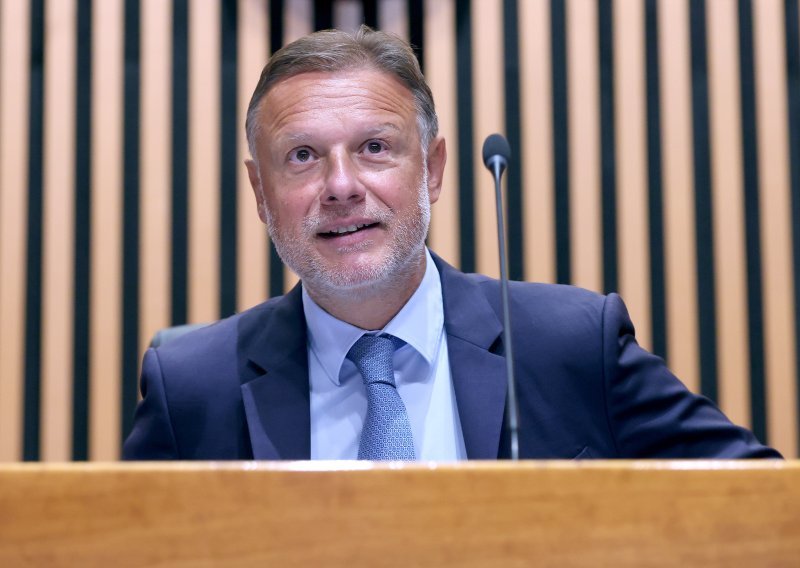 Nakon Milanovića oglasio se i Jandrokovićev ured: 'SOA ga nije obavijestila o Gospiću'
