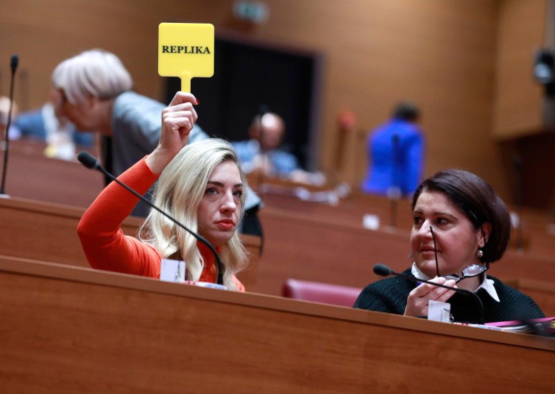 Totalni kaos u Saboru zbog otpada: Jandroković izbacio dvoje SDP-ovaca sa sjednice