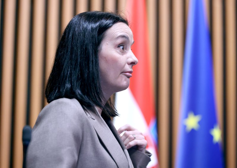 Vučković objašnjavala kako će sanirati otpad: Grmoja je optužio da 'spina kao Vučić'