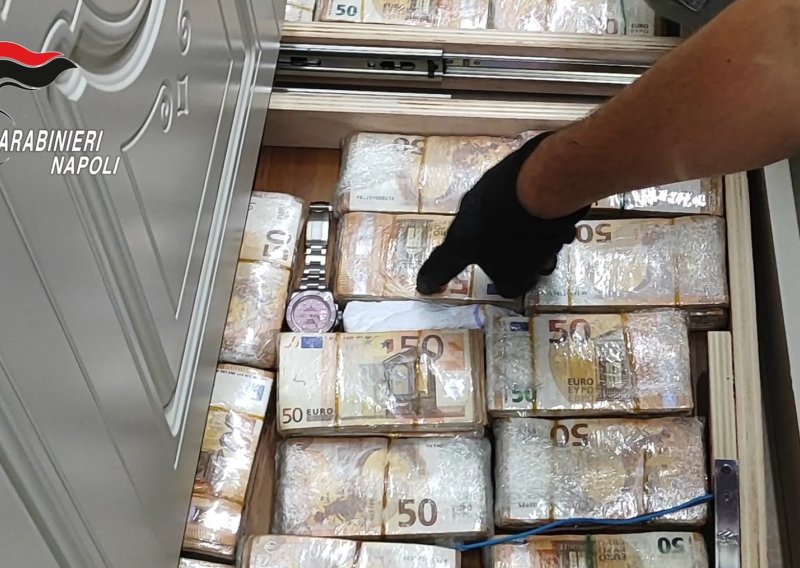 Karabinjeri čekićima došli do milijuna: Pazite što je sve skriveno u mafijaškoj kući
