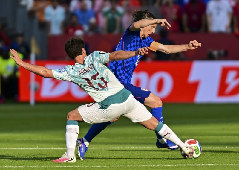 HNS-ov stav prema FIFA-i je jasan, a Kustić poručuje: Još nismo dobili odgovore...