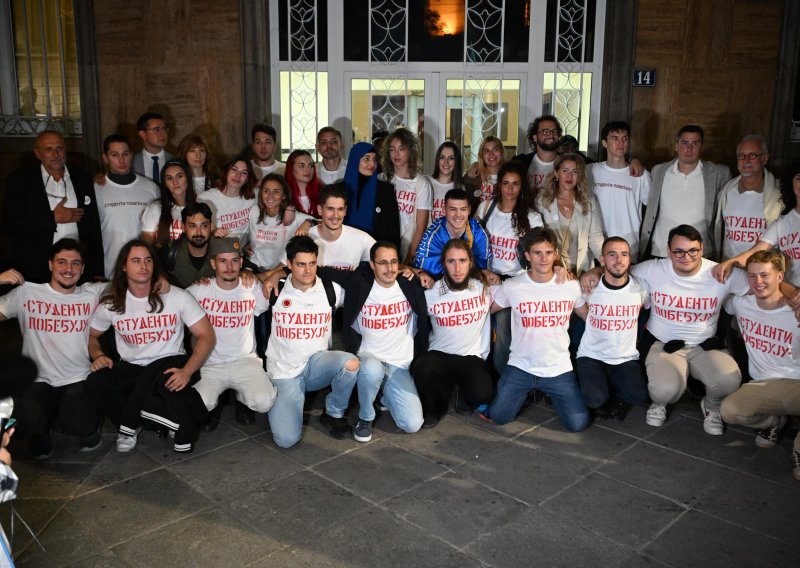 Srpski studenti imali kampanju u BiH: Policajci im zabranili štand