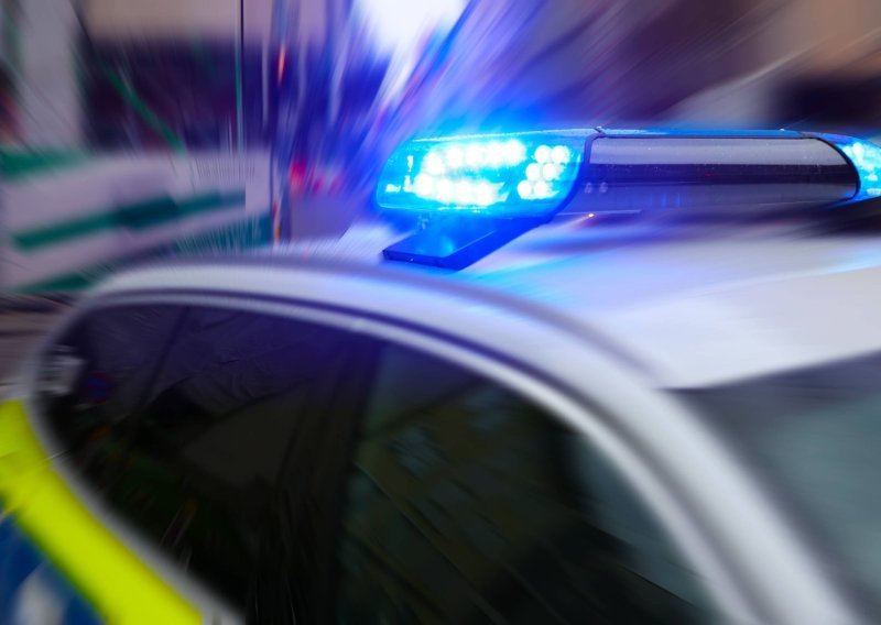 Zaustavila ga policija bez osiguranja, a onda je napravio nevjerojatnu stvar: Kupio ga je dok je sjedio u policijskom autu