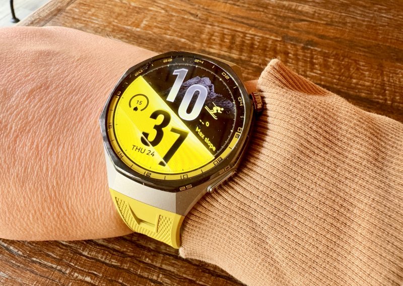 Isprobali smo Huawei Watch GT 7 Pro: Kompetentan sportski sat za duge staze