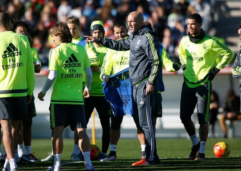 Zidane stvara nove 'galacticose' i dovodi igrača za 130 milijuna eura