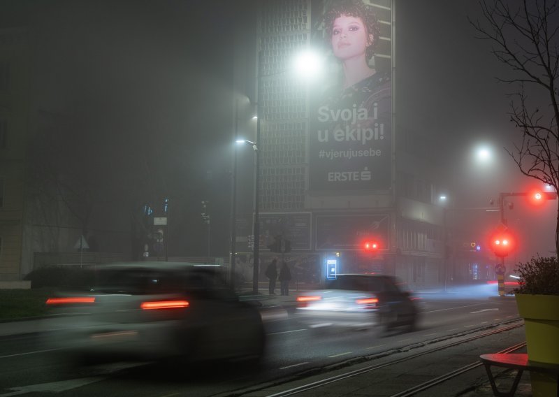 Ovo svjetlo mnogi pale čim vide maglu, a time mogu opasno zaslijepiti druge vozače