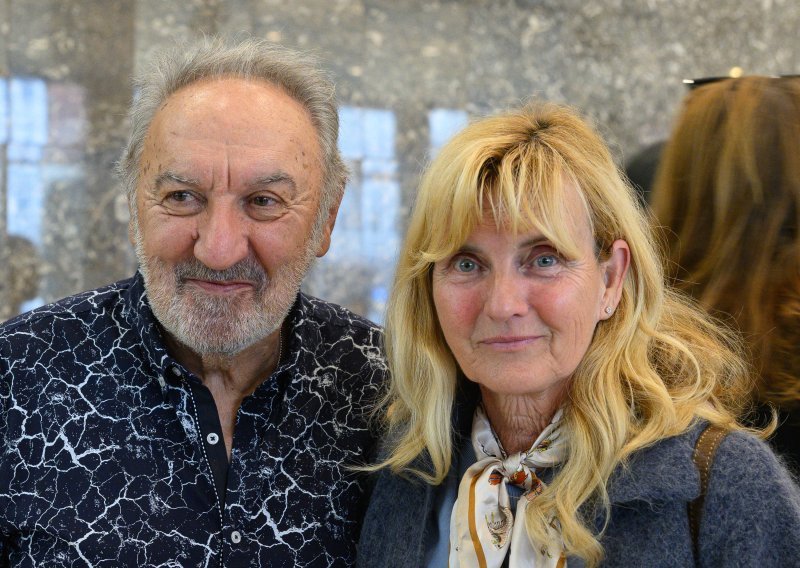 Sanja Doležal, Zec, Mia Dimšić i brojni drugi oprostili se od Jimmyja Stanića