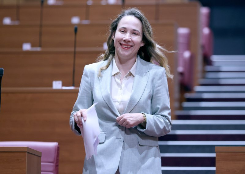 Selak Raspudić ima šest pitanja za Hrstić oko povučenog cjepiva: 'Kakva je uopće praksa nabave?'