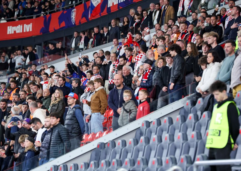 Jeste li ih primijetili? Hrvatski navijači unatoč zabrani na tribinama u Pragu