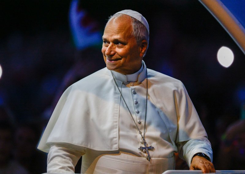Papa Lav XIV. okupio 700.000 ljudi u Parizu: 'Postoji žeđ za smislom i istinom'