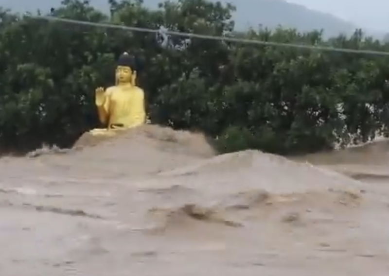 VIDEO Obilne kiše poharale Indiju i Nepal: Najmanje 19 mrtvih, deseci nestalih