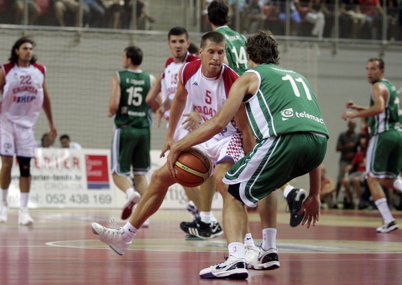 Hrvatski košarkaši u finalu Efes kupa