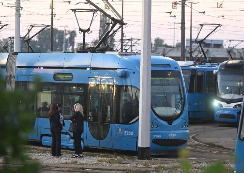 Oglasio se Grad Zagreb: Voze dva tramvaja i autobus, na terenu su i sva pauk vozila