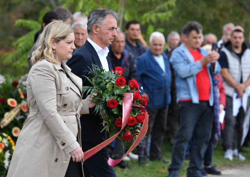 U Varivodama obilježena godišnjica ubojstva srpskih civila: Još uvijek nitko nije osuđen za taj zločin