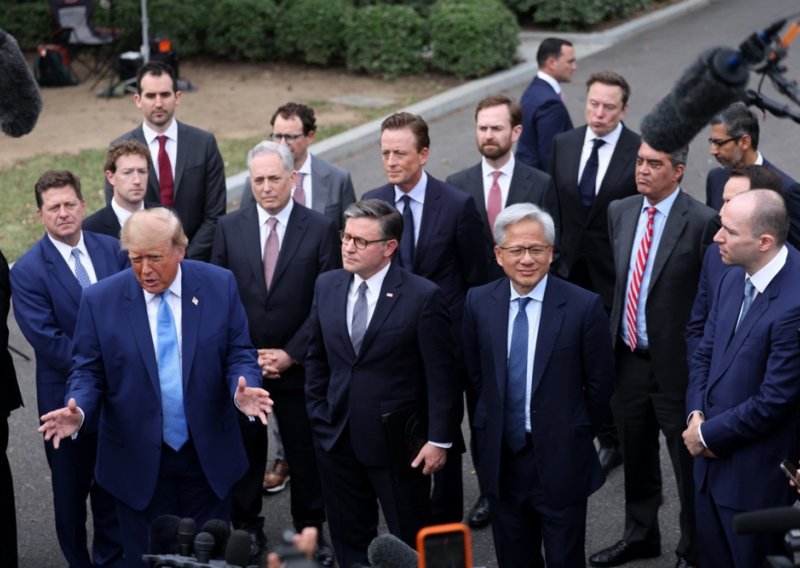 Trump sa šefovima tehnoloških divova potpisao dokument o AI-u: 'To je kao Ustav'