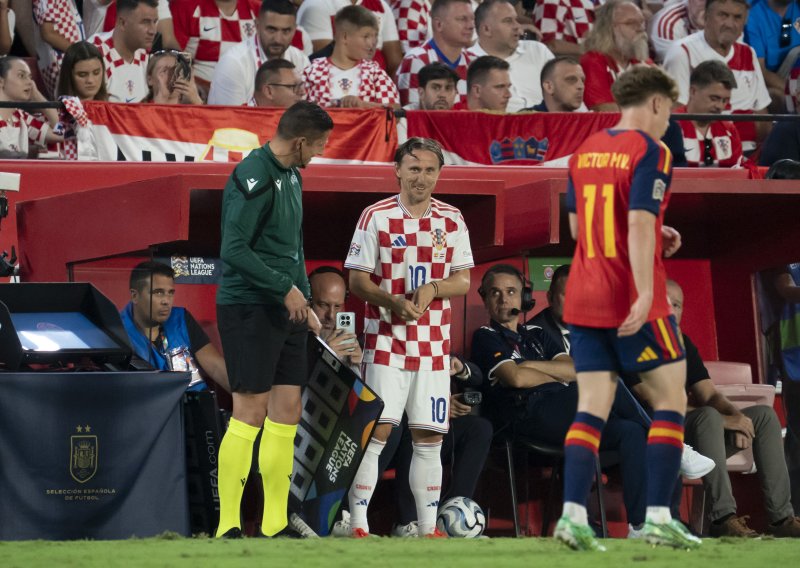 Modrić se oglasio nakon teškog poraza od Španjolske. Napisao je samo tri riječi