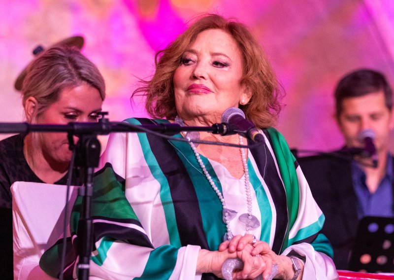Glazbena diva mora na prisilni odmor: Odgođeni koncerti Tereze Kesovije u Lisinskom