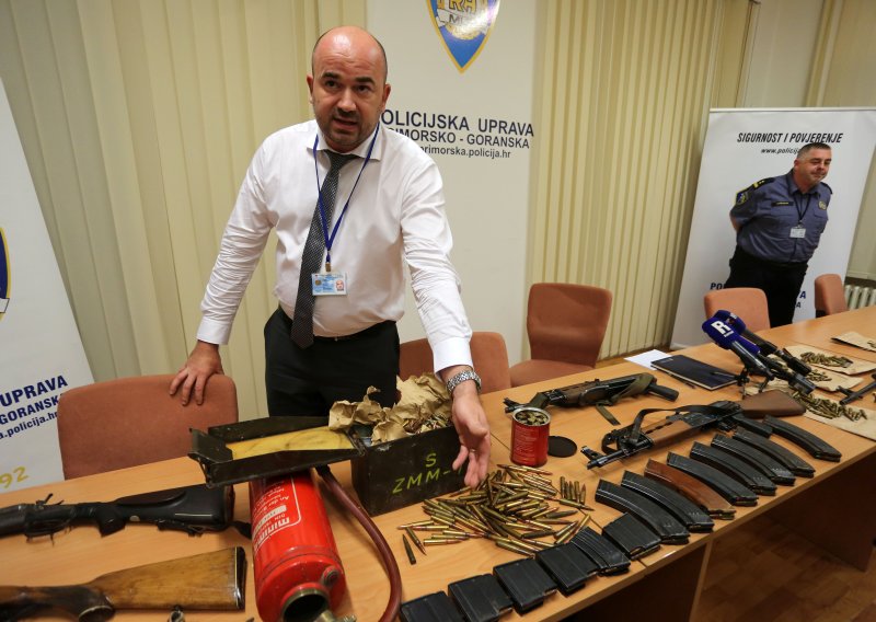 Posrnuli bivši šef krim-policije optužen za šverc migranata: Iznio je neobičnu obranu