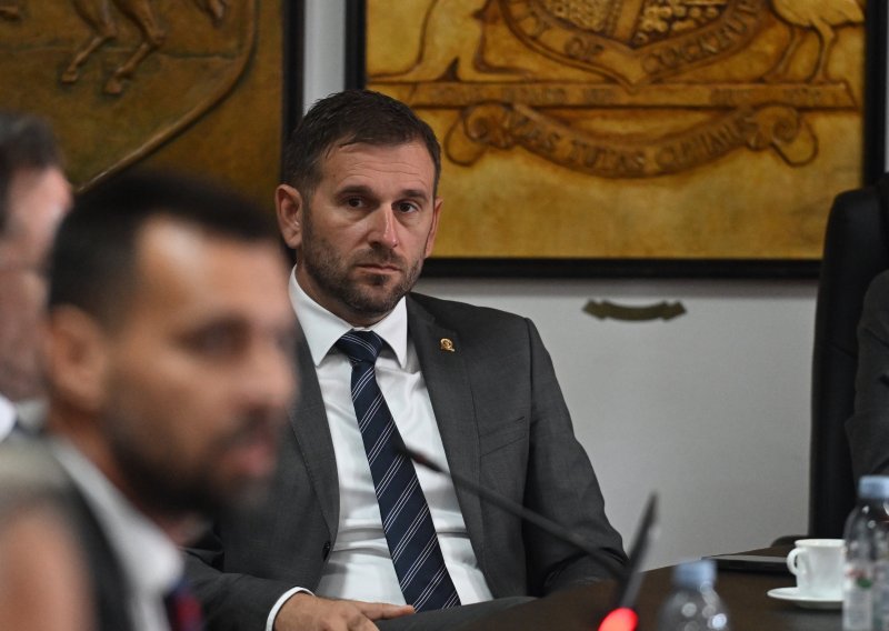 Burno u Splitu: Ivošević želi stati na kraj noćnim klubovima, Šuta tvrdi da se to ne može, a obračunali su se i oko svojih primanja