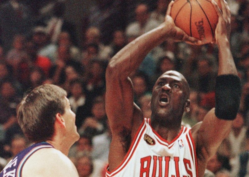 Michael Jordan i dalje ruši rekorde: Evo za koliko je prodan njegov legendarni dres iz NBA finala 1998.