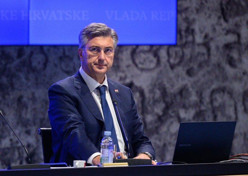 Vlada kadrovirala iza zatvorenih vrata: Pogledajte tko je dobio nove dužnosti