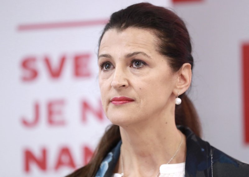 Pitali Jerković Kraljić razmišlja li o ostavci zbog putovanja u Strasbourg. Evo što je rekla