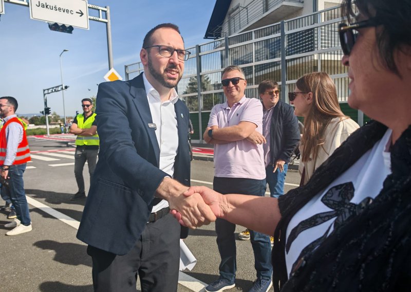 Nakon dvije godine radova, Tomašević otvorio novu Sarajevsku: 'Ovo se obećava još od prije mog rođenja'