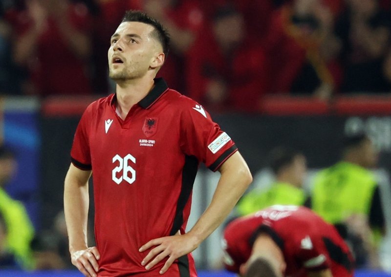 Dinamov napadač ni kriv ni dužan morao iz igre: Golman je napravio kobnu pogrešku