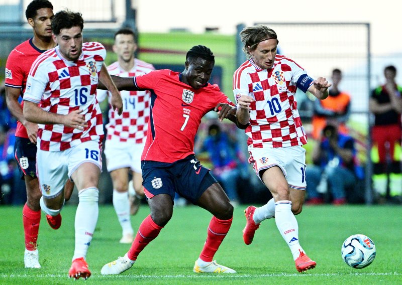 Totalni debakl Bilićevih Vatrenih! Engleska na Rujevici vodi 4:0, Hrvatska je potpuno razbijena