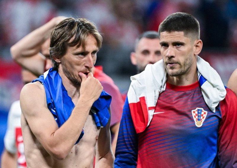 Ove snimke sve govore: Pogledajte Modrića i Kramarića nakon povijesnog debakla