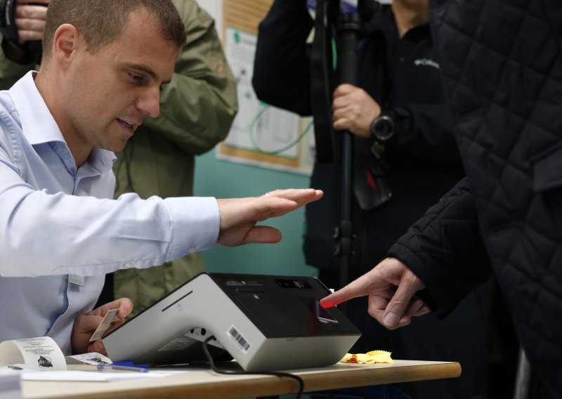 Izbori u BiH u sjeni nove tehnologije: Može li zaista spriječiti manipulacije i nepravilnosti?