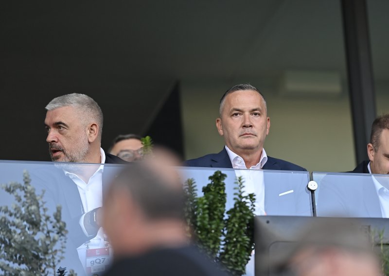 Nakon povijesnog debakla Kustić se spustio u svlačionicu: Otkriveno što je rekao igračima