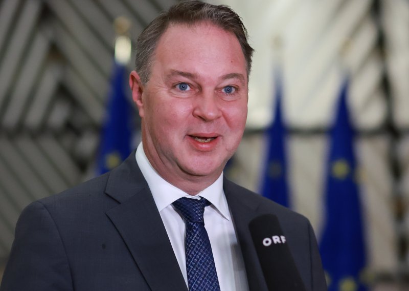 Unutarnji pritisci i pad rejtinga: Austrijski vicekancelar najavio ostavku