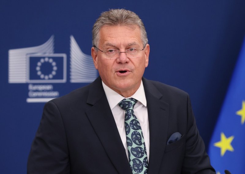 Europski povjerenik odlazi u Peking: Može li se izbjeći trgovinski rat s Kinom?
