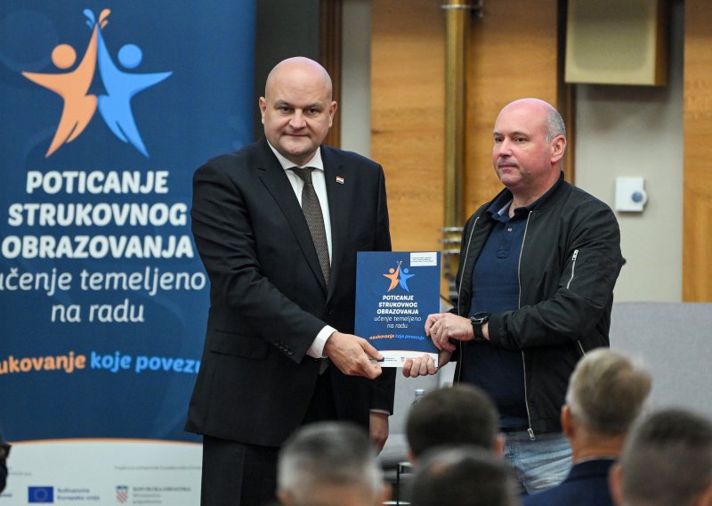 Obrtnicima dodijeljeni ugovori za naukovanje učenika: Za obrta dano 1,25 milijuna eura