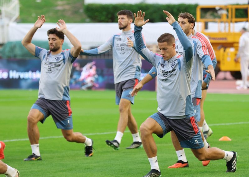 Dio Vatrenih nakon teškog poraza od Engleza otišao je potražiti mir i utjehu