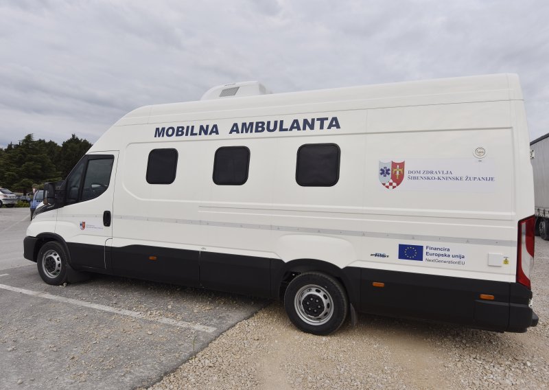 Mobilne ambulante olakšavaju život starijima, ali nedostaje još jedna važna karika